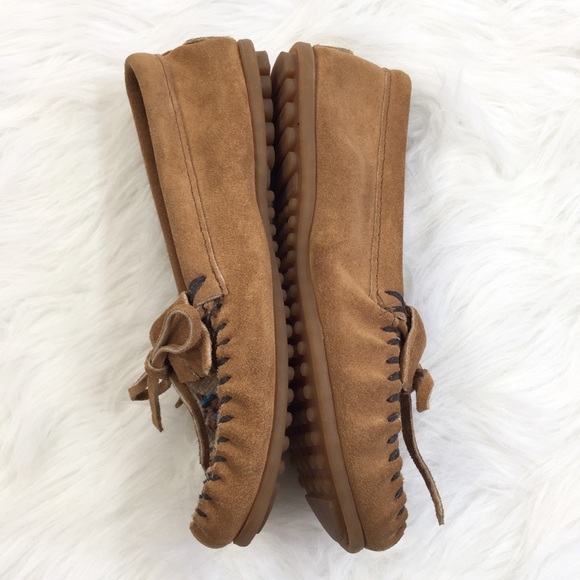 Minnetonka Moccasins Woven Aztec Print Slip On - Picture 7 of 8